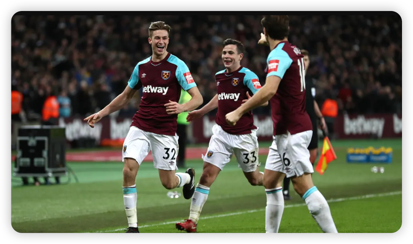 Historical Context Adds Spice to Tie