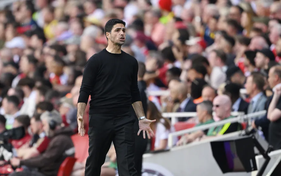 Why Strikers Are So Difficult to Sign?